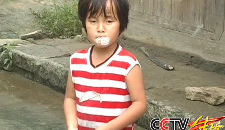兄妹俩患怪病:吃塑料成唯一喜好(图)